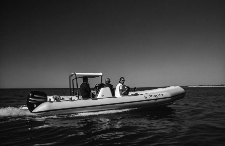 Proton Motor and AVL Launch Hydrogen Outboard Engine for a Greener Maritime Future